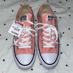 Women’s Size 8 Converse.